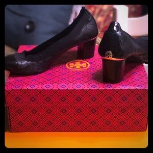 Tory Burch Carrie Pumps